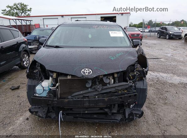 5TDKZ3DC9HS820316 2017 TOYOTA SIENNA Black უკანა სალონის ხედი