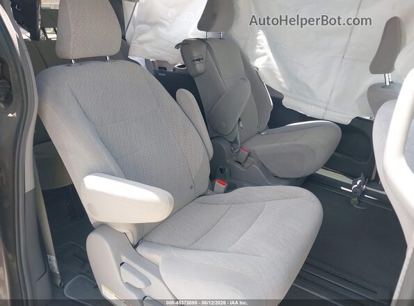 5TDKZ3DC9JS954586 2018 TOYOTA SIENNA Gray VIN sticker view