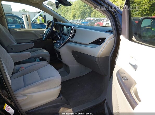 5TDKZ3DC9JS957469 2018 TOYOTA SIENNA Black Սալոնի դիմացի տեսք