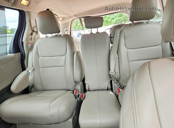5TDKZ3DC9LS086219 2020 TOYOTA SIENNA Maroon Widok tylnych siedzeń
