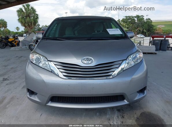 5TDKZ3DCXHS888172 2017 TOYOTA SIENNA Silver 
