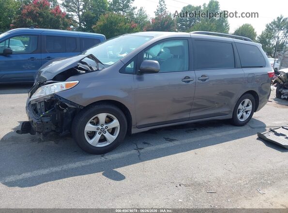 5TDKZ3DCXJS965483 2018 TOYOTA SIENNA Серый Передняя левая четверть