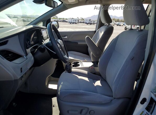 5TDKZ3DCXLS081269 2020 TOYOTA SIENNA White Front interior view