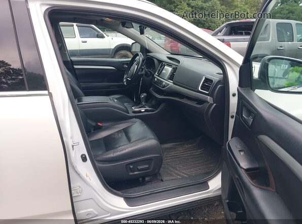5TDKZRFH0JS539085 2018 TOYOTA HIGHLANDER White Widok wnętrza z przodu