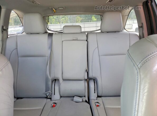 5TDKZRFH1JS260809 2018 TOYOTA HIGHLANDER Silver 