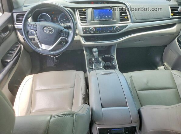 5TDKZRFH1JS260809 2018 TOYOTA HIGHLANDER Silver 