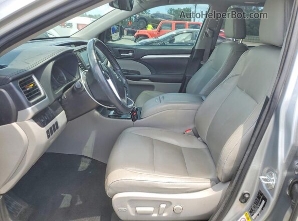 5TDKZRFH1JS260809 2018 TOYOTA HIGHLANDER Silver 