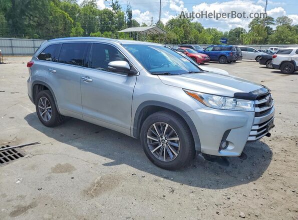 5TDKZRFH1JS260809 2018 TOYOTA HIGHLANDER Silver 