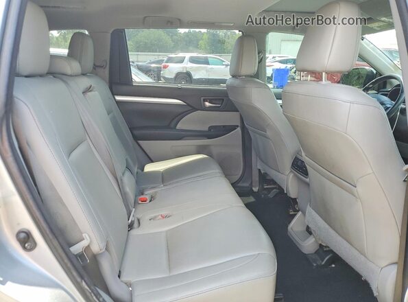 5TDKZRFH1JS260809 2018 TOYOTA HIGHLANDER Silver 