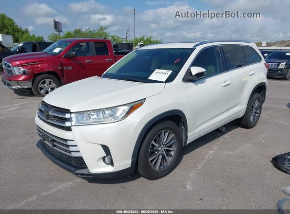 5TDKZRFH1JS544201 2018 TOYOTA HIGHLANDER White Vista tres cuartos delantera izquierda