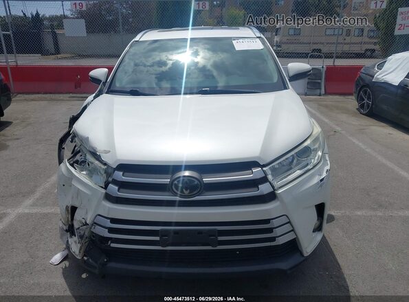 5TDKZRFH2JS527858 2018 TOYOTA HIGHLANDER Белый Вид щитка приборов