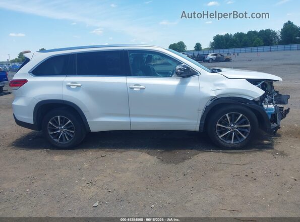 5TDKZRFH2JS536382 2018 TOYOTA HIGHLANDER White 360 interior view