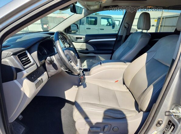 5TDKZRFH3HS514109 2017 TOYOTA HIGHLANDER Silver 