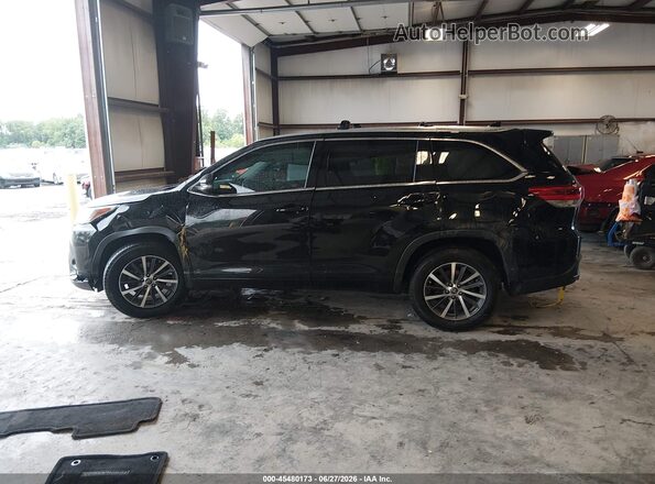 5TDKZRFH3JS528856 2018 TOYOTA HIGHLANDER Black 360 interior view