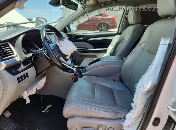5TDKZRFH3JS544474 2018 TOYOTA HIGHLANDER White Вид салону спереду