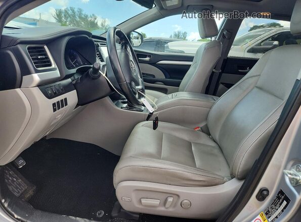 5TDKZRFH3KS334149 2019 TOYOTA HIGHLANDER Silver Vista interior delantera