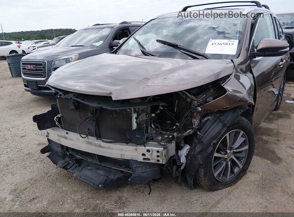5TDKZRFH4JS265437 2018 TOYOTA HIGHLANDER Brown Front view