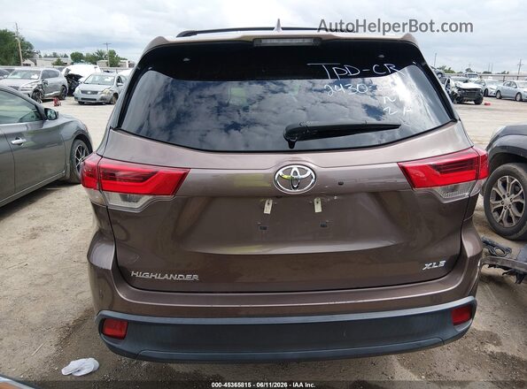 5TDKZRFH4JS265437 2018 TOYOTA HIGHLANDER Brown 