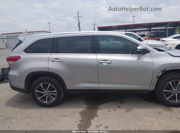 5TDKZRFH4KS355978 2019 TOYOTA HIGHLANDER Silver 360 interior view