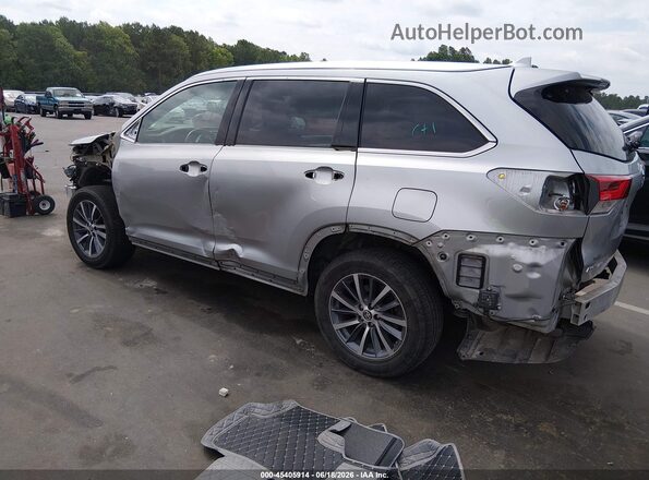 5TDKZRFH4KS556313 2019 TOYOTA HIGHLANDER Серебряный Задняя левая четверть