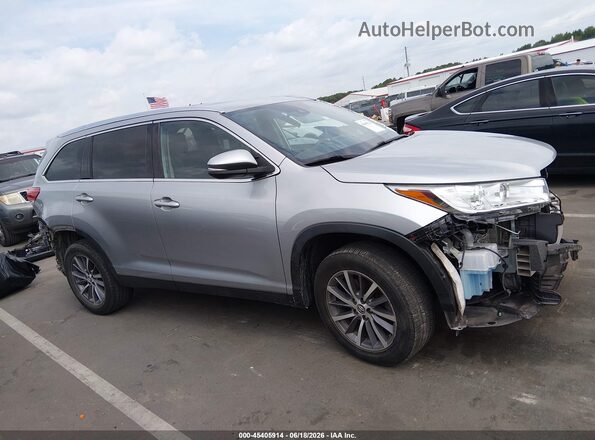 5TDKZRFH4KS556313 2019 TOYOTA HIGHLANDER Серебряный Панорамный вид салона 360°