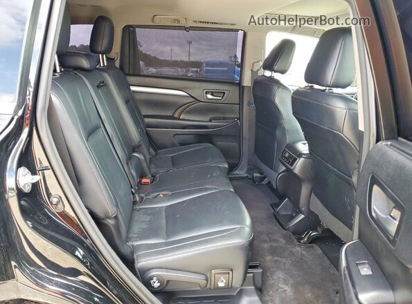 5TDKZRFH5HS520977 2017 TOYOTA HIGHLANDER Black Rear interior view