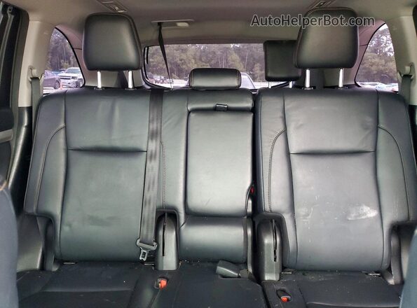 5TDKZRFH5HS520977 2017 TOYOTA HIGHLANDER Black Rear seats view