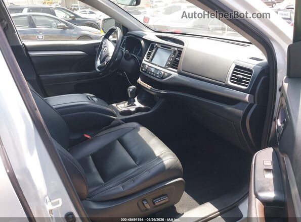 5TDKZRFH5JS538742 2018 TOYOTA HIGHLANDER White Vista interior delantera