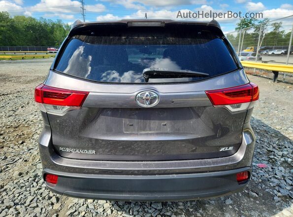 5TDKZRFH5KS324044 2019 TOYOTA HIGHLANDER Gray Rear view