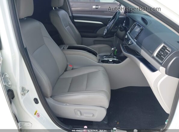 5TDKZRFH6KS556734 2019 TOYOTA HIGHLANDER White Front interior view