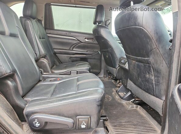 5TDKZRFH7HS194583 2017 TOYOTA HIGHLANDER Black Вид задньої частини салону