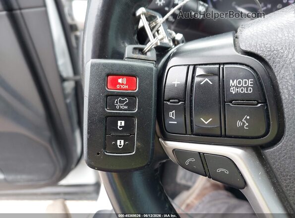 5TDKZRFH7HS520155 2017 TOYOTA HIGHLANDER White Вид панелі приладів