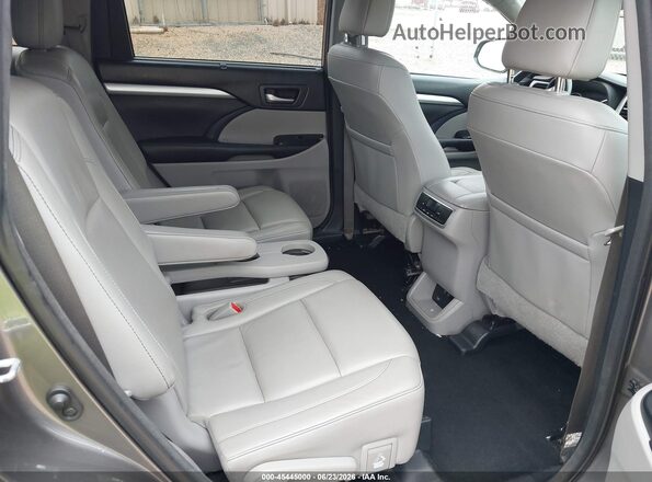 5TDKZRFH7JS544235 2018 TOYOTA HIGHLANDER Gray VIN კოდის სტიკერის ხედი