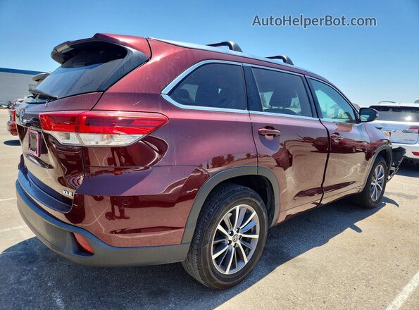 5TDKZRFH8JS275629 2018 TOYOTA HIGHLANDER Burgundy Trasero derecho