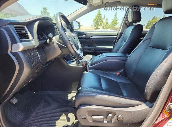 5TDKZRFH8JS275629 2018 TOYOTA HIGHLANDER Burgundy Vista interior delantera