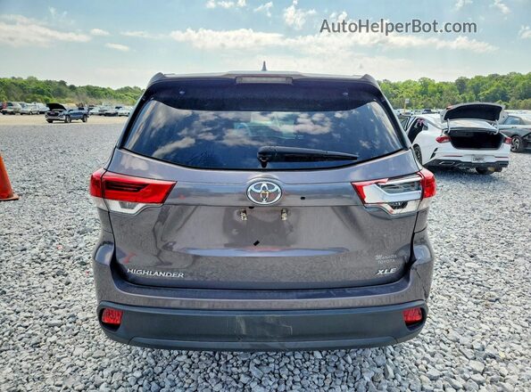 5TDKZRFH8KS329075 2019 TOYOTA HIGHLANDER Gray Rear view