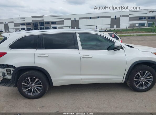 5TDKZRFH9HS512641 2017 TOYOTA HIGHLANDER White Սալոնի հետևի տեսք