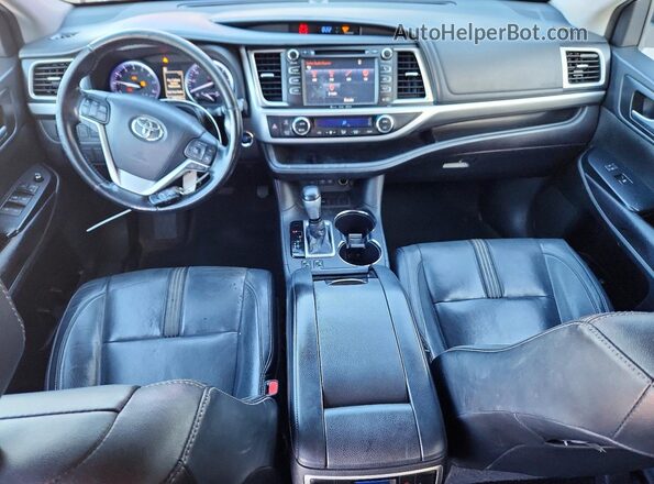 5TDKZRFHXJS539000 2018 TOYOTA HIGHLANDER Red Вид панелі приладів