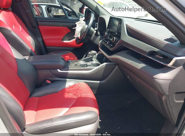 5TDLZRBH3MS069200 2021 TOYOTA HIGHLANDER Silver Front interior view