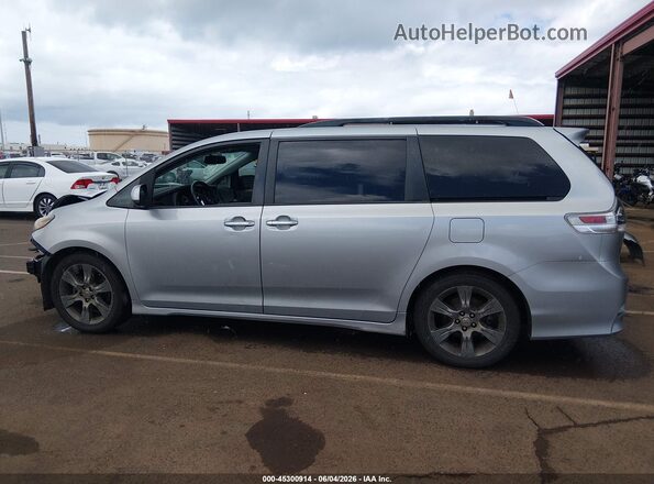 5TDXK3DC5GS766389 2016 TOYOTA SIENNA Silver Widok wnętrza 360 stopni
