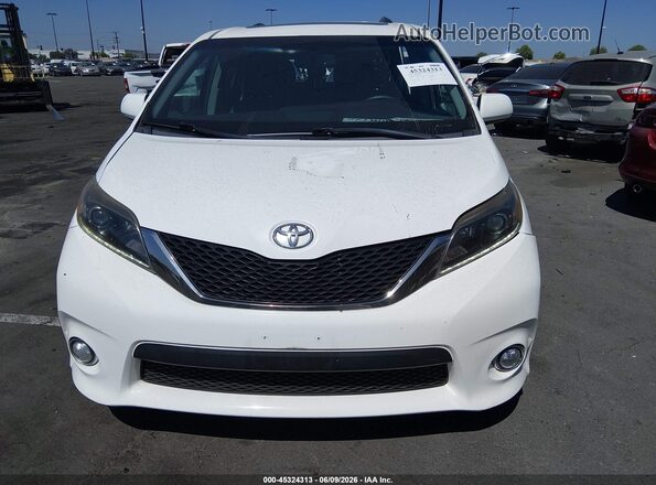 5TDXK3DC8GS745536 2016 TOYOTA SIENNA White Rear interior view