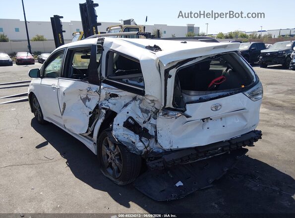 5TDXK3DC8GS745536 2016 TOYOTA SIENNA White Front view
