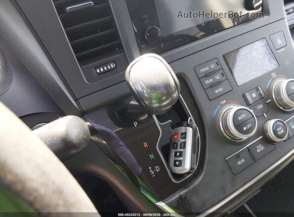 5TDXK3DC8GS745536 2016 TOYOTA SIENNA White Dashboard view