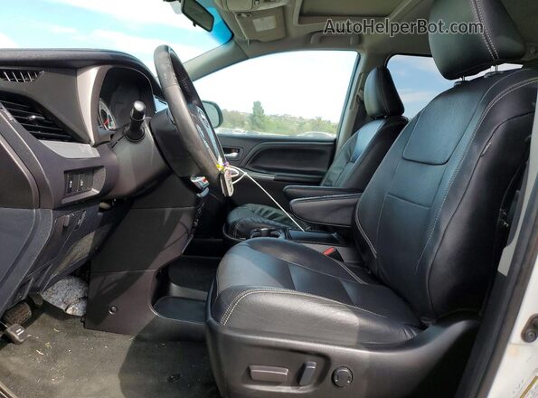 5TDXK3DCXGS764461 2016 TOYOTA SIENNA White Vista interior delantera