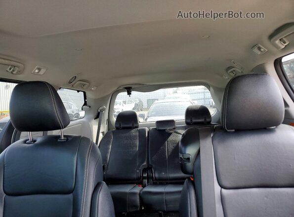 5TDXK3DCXGS764461 2016 TOYOTA SIENNA White Vista de los asientos traseros