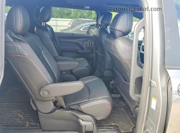 5TDXSKFC0TS229527 2026 TOYOTA SIENNA Gray უკანა სალონის ხედი