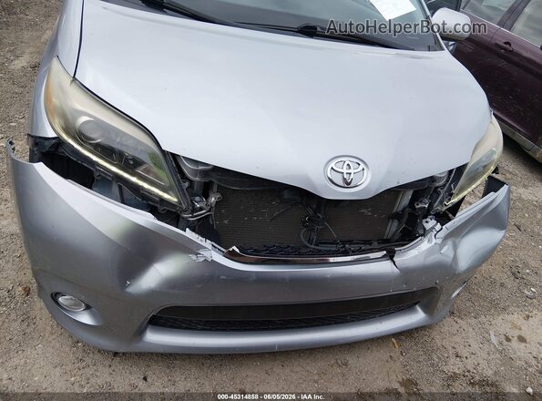 5TDXZ3DC0HS884234 2017 TOYOTA SIENNA Silver Vista frontal