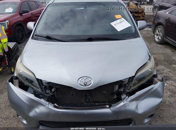 5TDXZ3DC0HS884234 2017 TOYOTA SIENNA Silver Vista del cuadro de instrumentos
