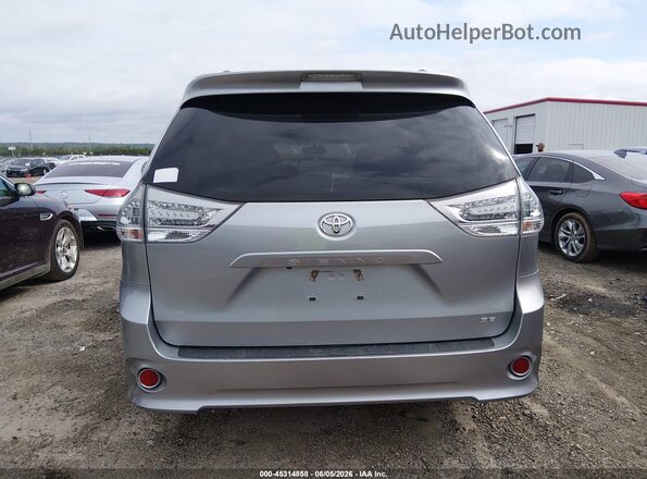 5TDXZ3DC0HS884234 2017 TOYOTA SIENNA Silver 