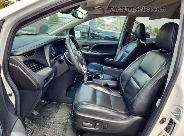 5TDXZ3DC0JS921918 2018 TOYOTA SIENNA White Front interior view
